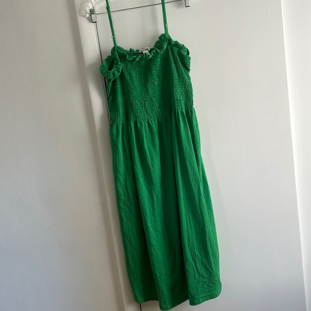 HM green smocked midi